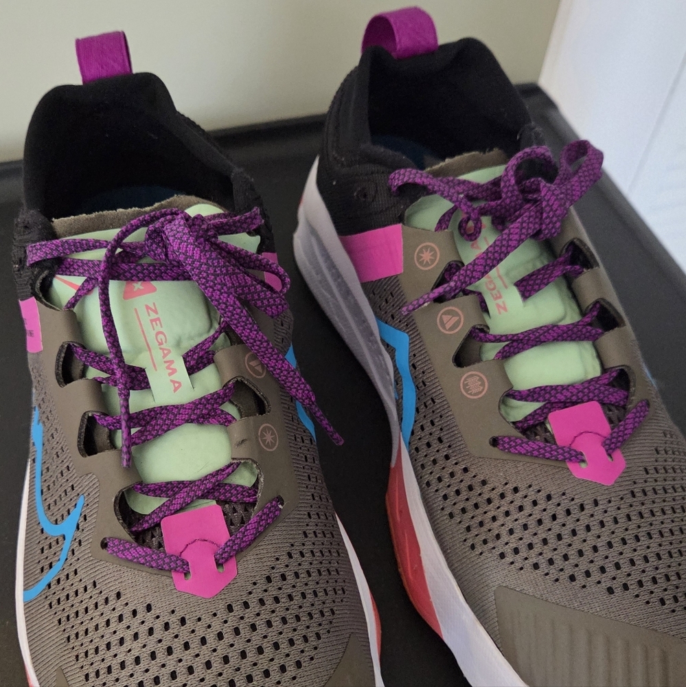 Nike ZoomX Zegama Trail Running Shoes - Picture 4 of 16